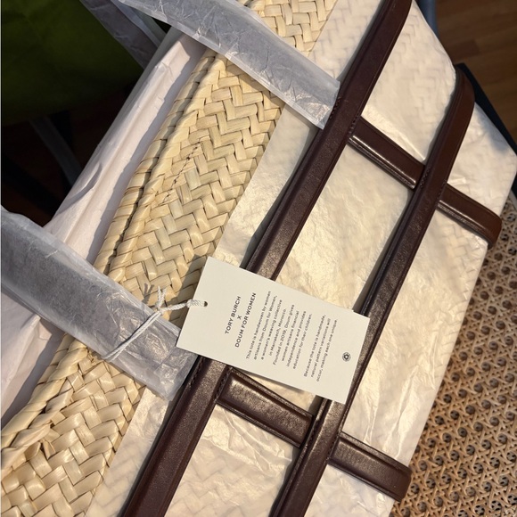 Tory Burch Basket tote w/ Brown leather - Picture 5 of 5